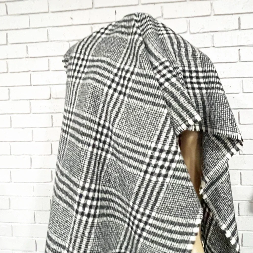 Old Navy Academia Black and White‎ Checkered Scarf